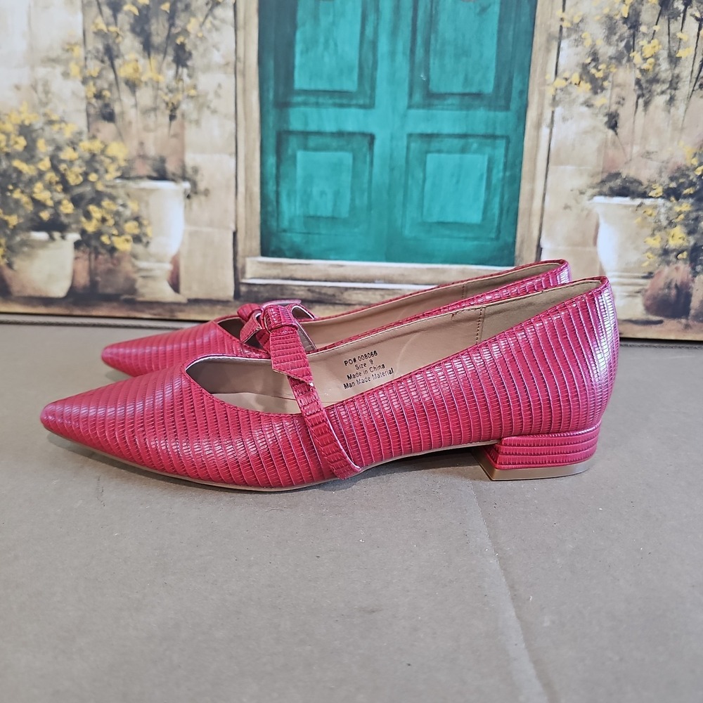 Journee Collection Womens Cait Pointed Toe Ballet Flats. Size: 9. Color: Red